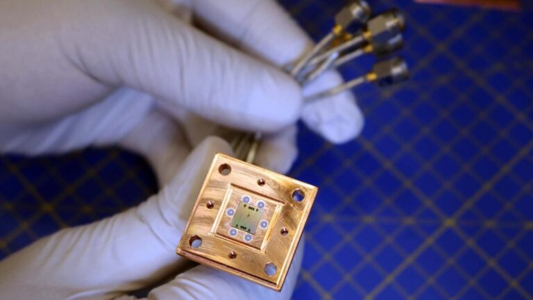 Freezing Time: The Revolutionary Tech Behind Reliable Quantum Computing