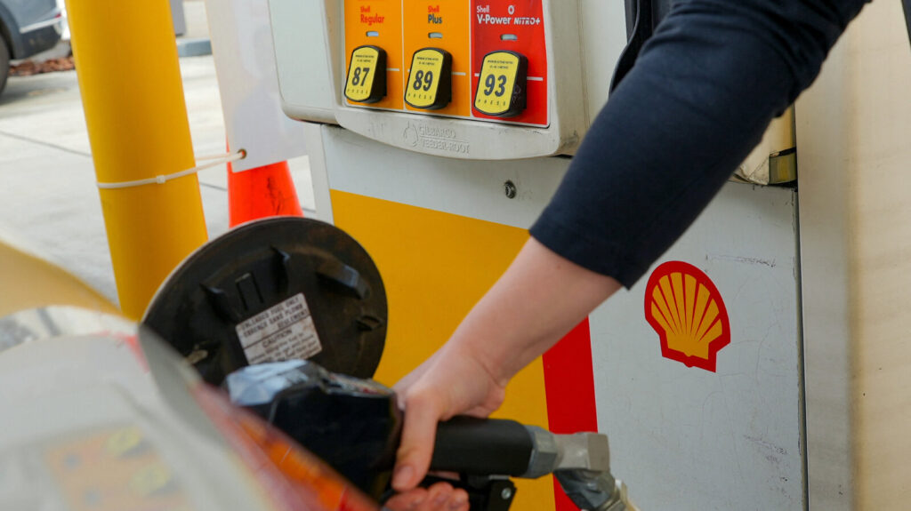 Iran Conflict Drives Oil Past $110, Global Stocks Tumble