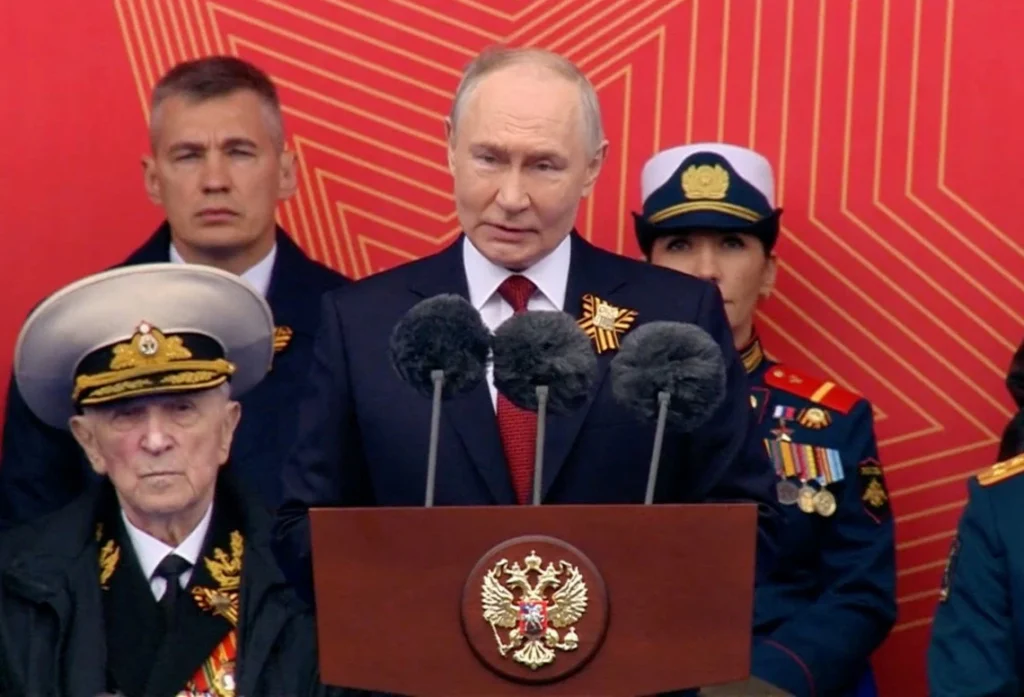 Putin Signals Ukraine War May Be Nearing End After Moscow Victory Day Parade