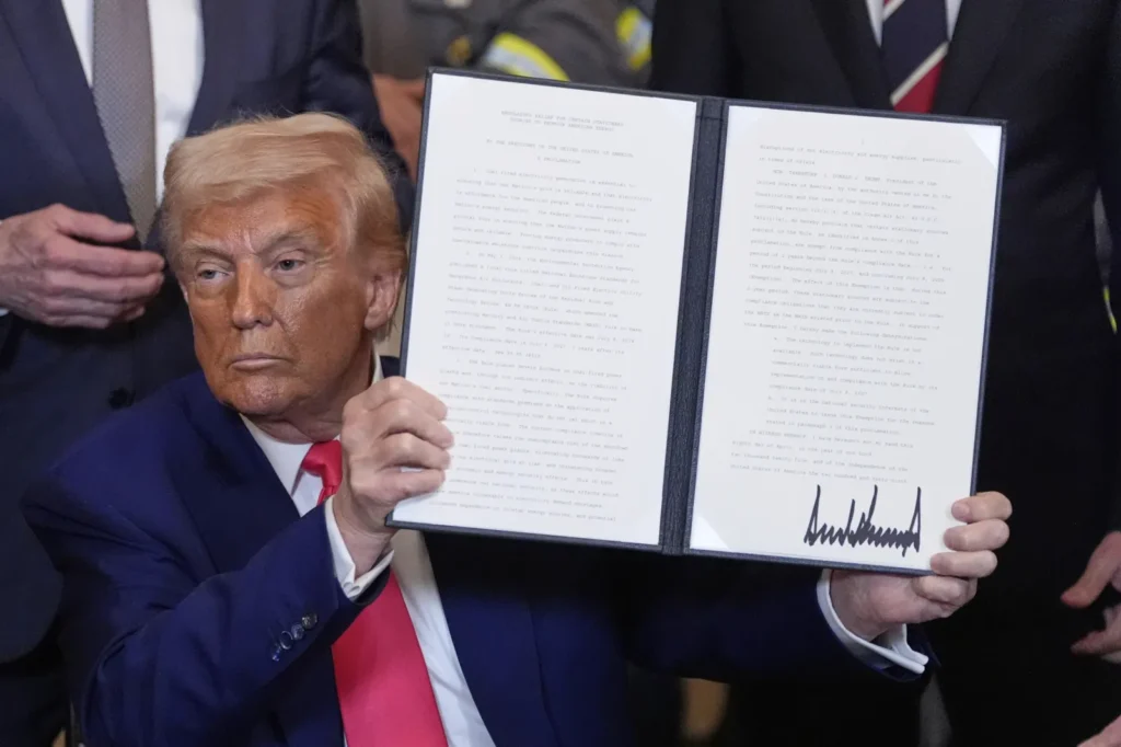 Trump, Iran Remain at Odds as Nuclear Deal Decision Stalls