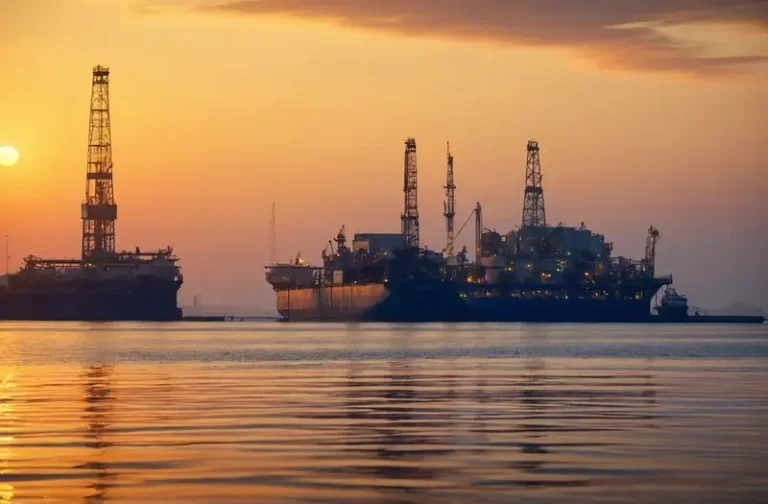 Oil Prices Drop More Than 3% as Progress in U.S.-Iran Talks Eases Supply Concerns