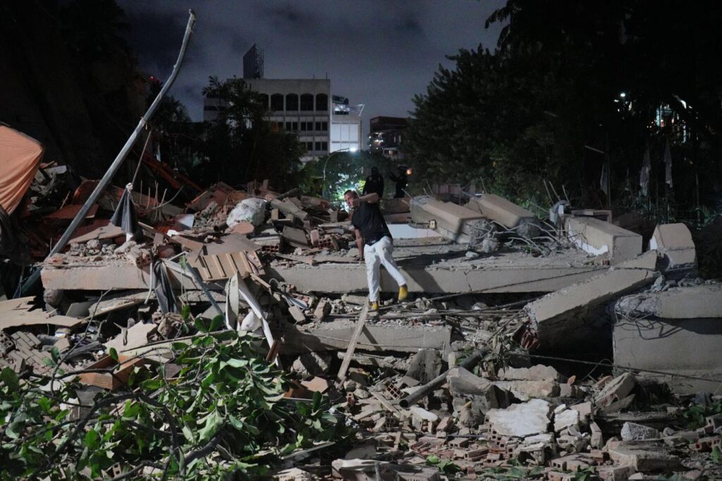 Powerful Twin Earthquakes Strike Venezuela, Fears Grow Over Potential Casualties