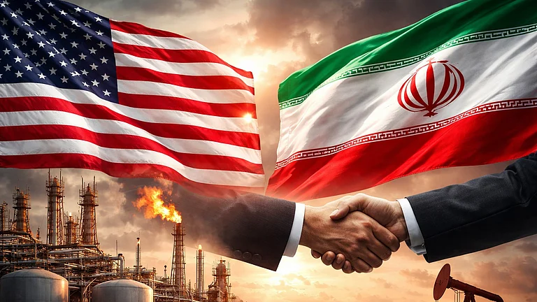 Iran and U.S. Edge Toward Historic Peace Deal as Tensions Persist Near Strait of Hormuz