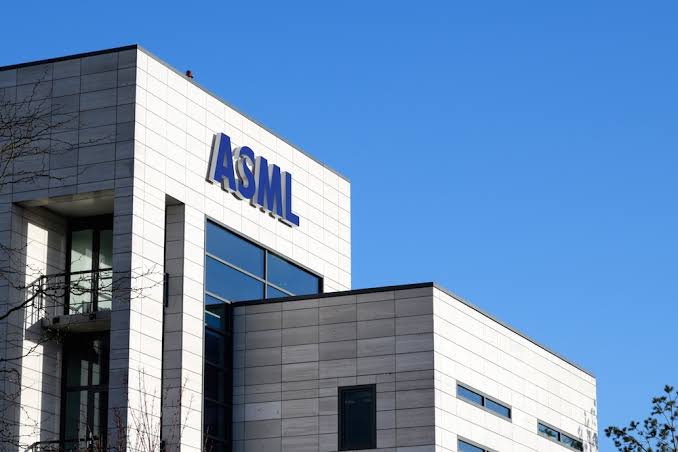 AI Boom Puts ASML on Course to Become Europe’s First Trillion-Dollar Company