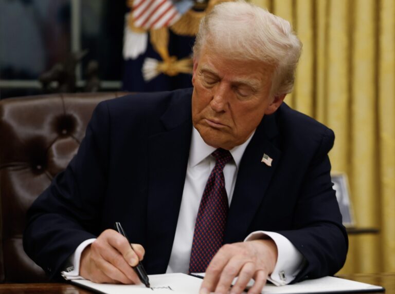 Constitutional Lawyer Warns Expanded Presidential Powers Threaten US Democracy