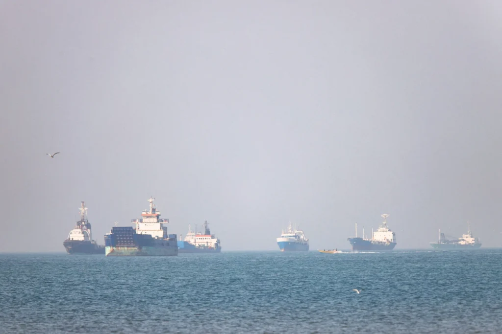 Iran Sets Tough Conditions for Reopening Strait of Hormuz as Talks Continue