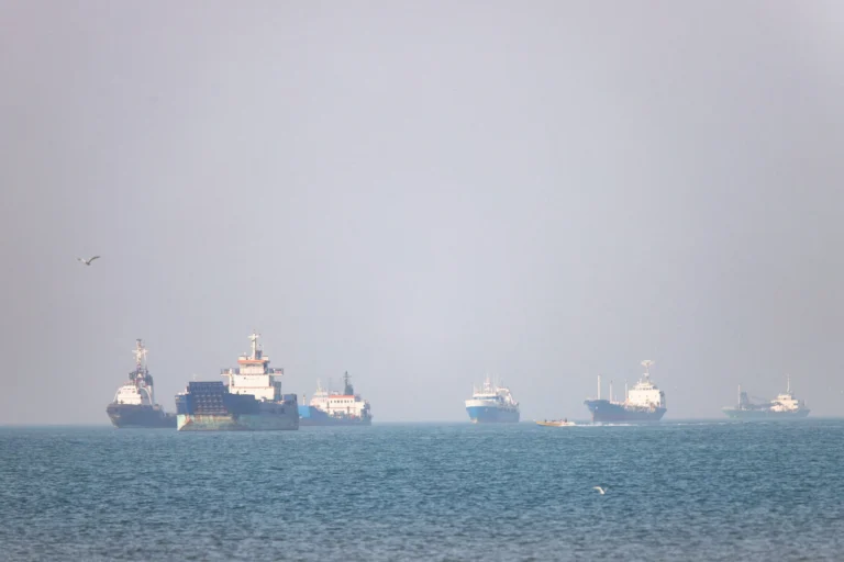 Iran Sets Tough Conditions for Reopening Strait of Hormuz as Talks Continue