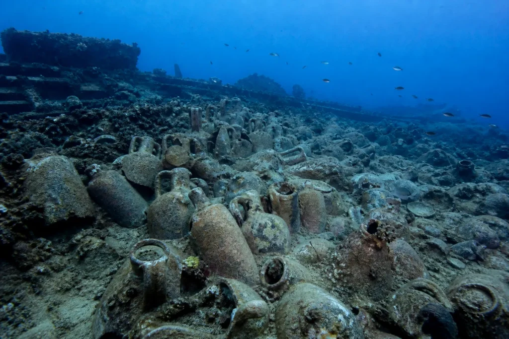 Ancient Roman Shipwreck Packed With Hundreds of Amphorae Discovered Near Sicily
