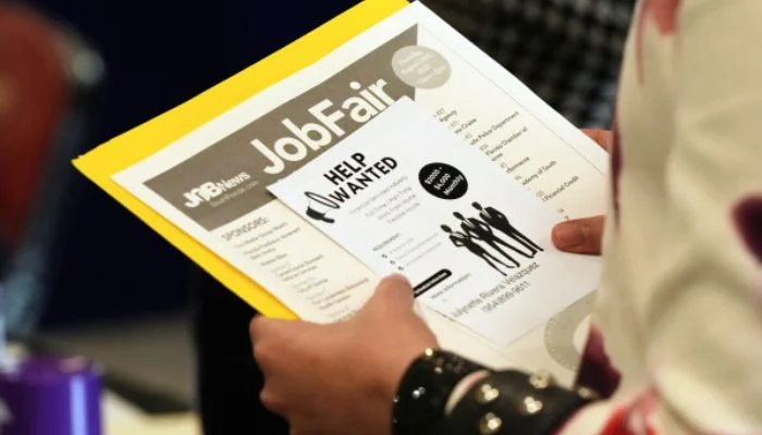 US Jobs Fall Unexpectedly in July, Raising Fresh Questions Over Economy