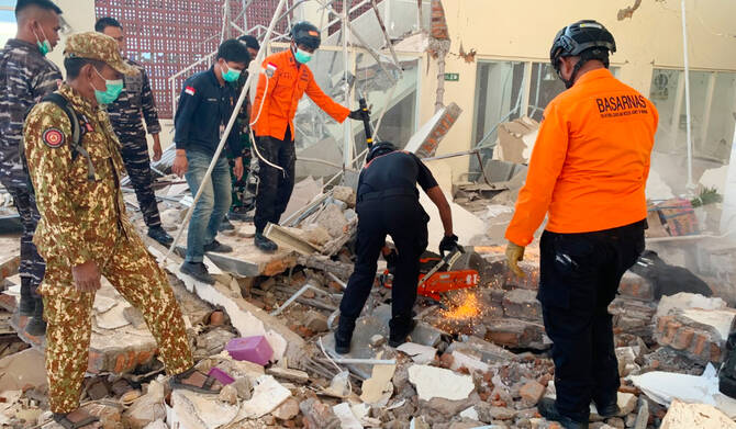 Powerful 7.7-Magnitude Earthquake Strikes Indonesia, Killing at Least 20