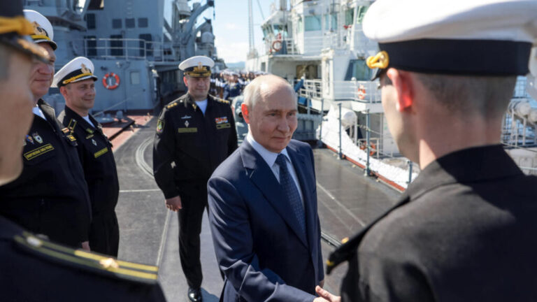 Japan Protests Putin’s First Visit to Disputed Kuril Islands as Territorial Tensions Rise