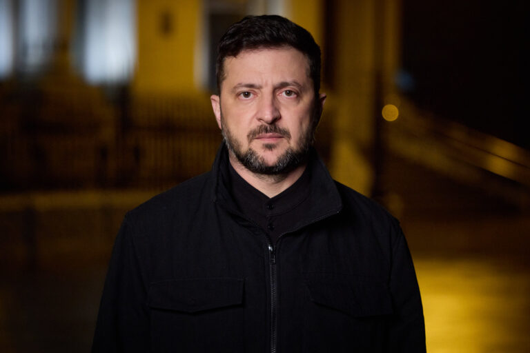 Zelenskyy Adviser Warns Russia-Ukraine War Could End in Mutual Destruction