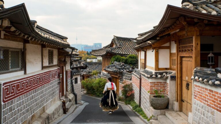 Discover the Magic of South Korea: A Journey Through Timeless Traditions, Vibrant Streets and Unforgettable Culture