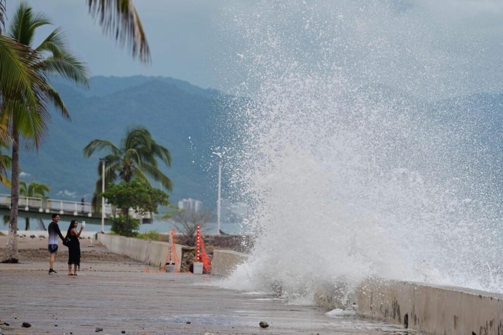 Mexico’s Pacific Paradise After Hurricane Simon: What Travellers Need to Know Before Their Holiday