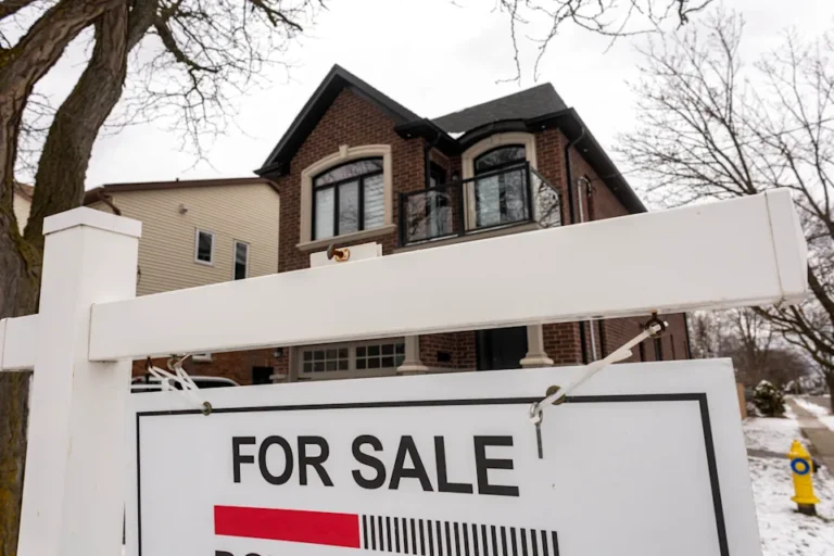 Canada’s Housing Market Slows as Rising Mortgage Rates Push Buyers to the Sidelines
