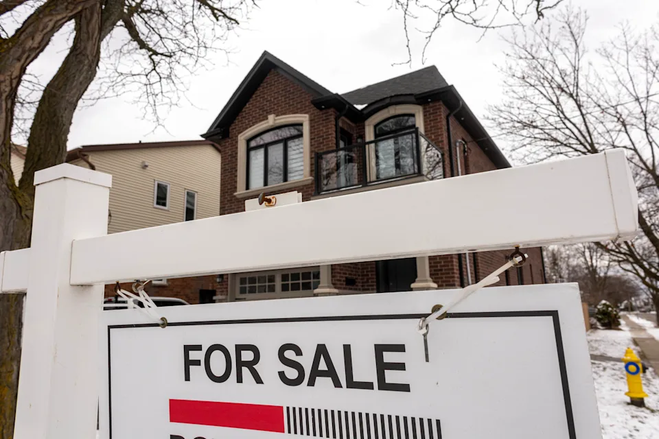 Canada’s Housing Market Slows as Rising Mortgage Rates Push Buyers to the Sidelines