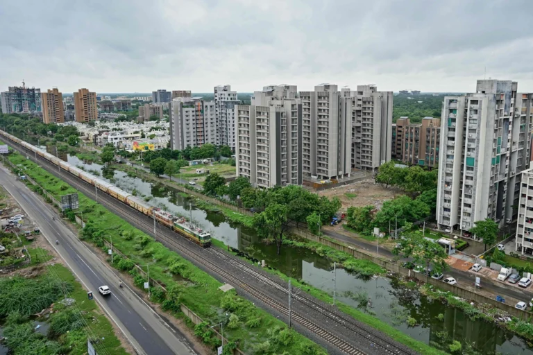 India’s Luxury Housing Boom Hits a Wall as Unsold Homes Pile Up Across Major Cities