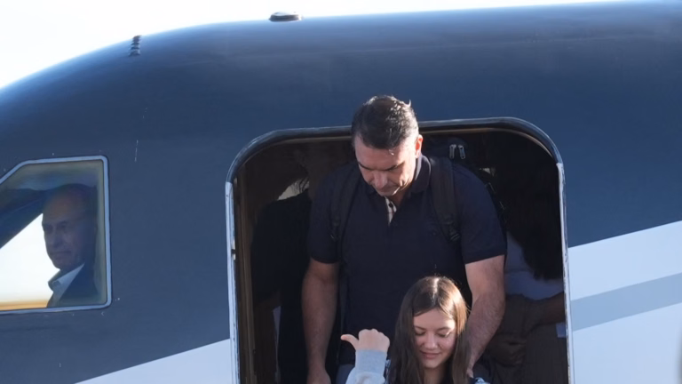 Flávio Bolsonaro Declares Himself Brazil’s ‘True President-Elect’ From Miami After Election Defeat
