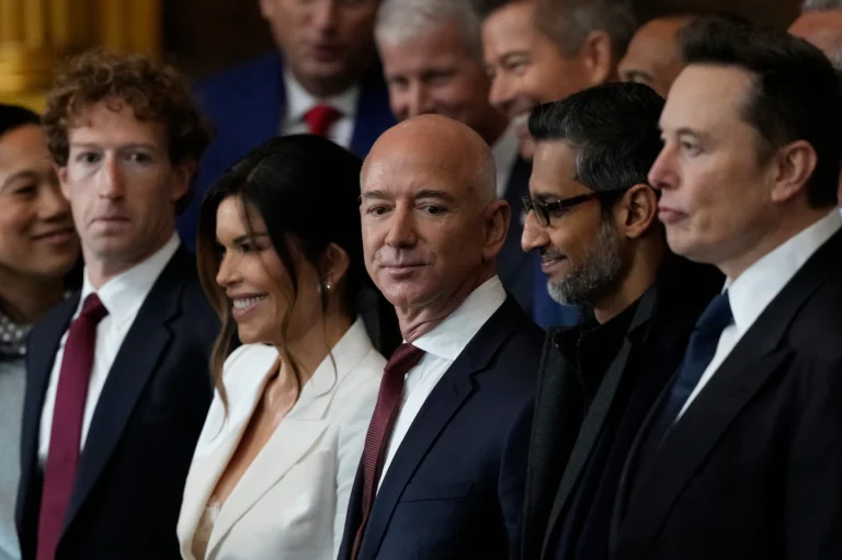 The World’s Wealth Divide: As Billionaires Grow Richer, Millions Fear Being Left Behind